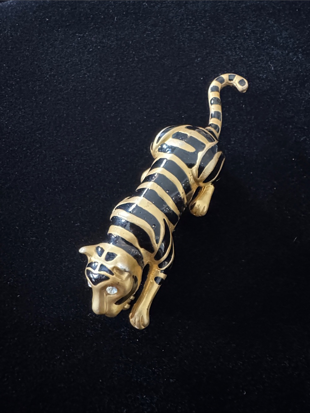 Vintage Tiger Brooch Gold Tone Black Enamel Rhinestone Eyes Panther Big Cat Pin